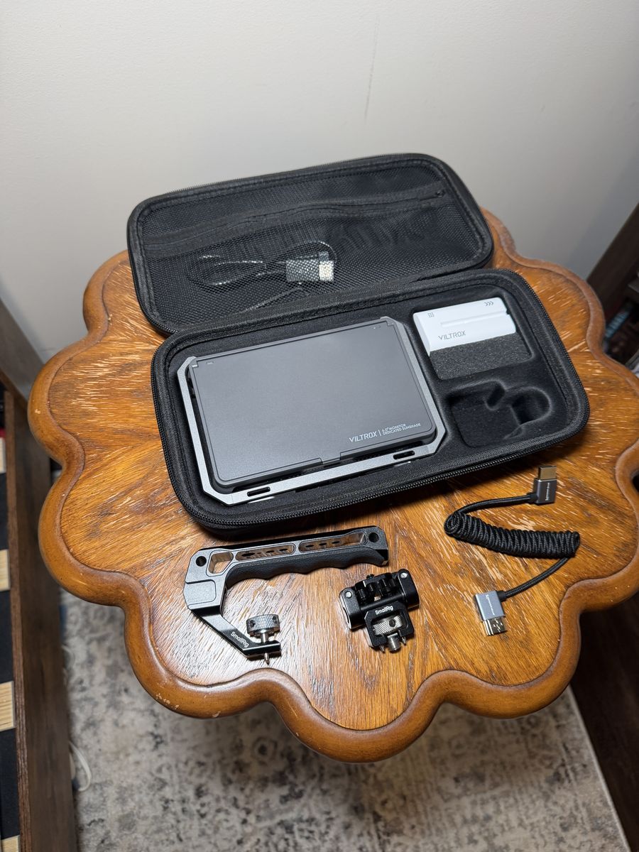 Viltrox DC-X2 Monitor With Cage Kit