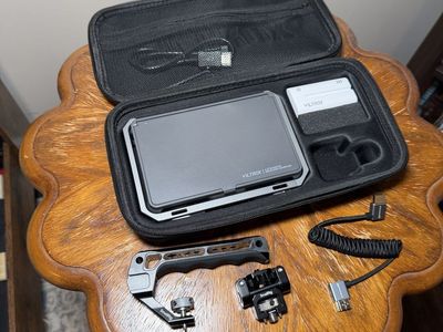 Viltrox DC-X2 Monitor With Cage Kit