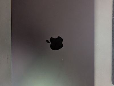 Macbook Pro M3 pro. 18gb ram. 512gb ssd. 14".