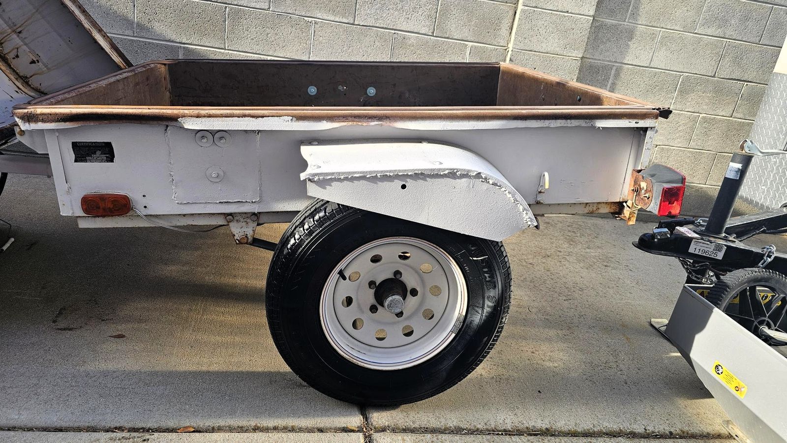 Fully ENCLOSED Utility / Travel / Camping Trailer with lockable, REMOVABLE TOP and tailgate.