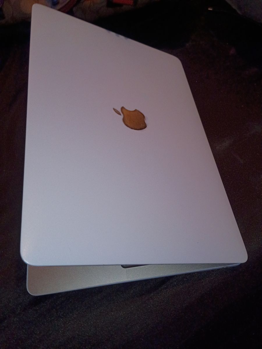 2020 MacBook Air 13.3" M1 silicone 16gb RAM 1tb SSD (A2337)