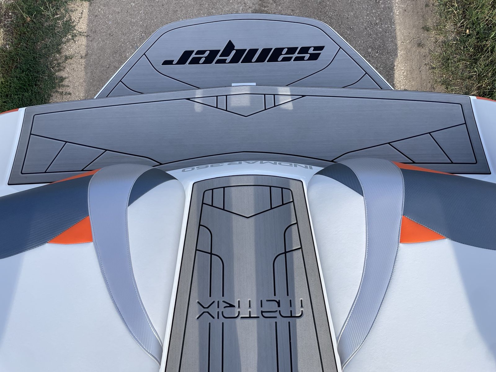 Main image 3