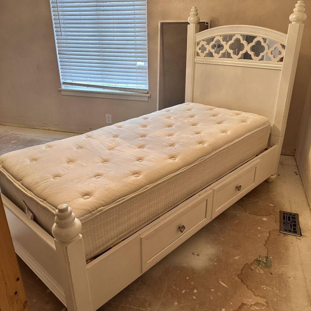 Girls Twin XL Bed