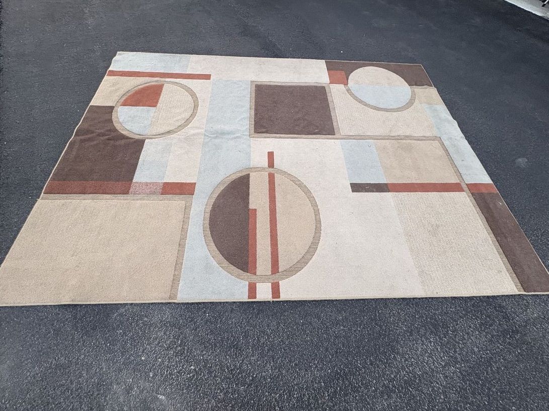 Main image 1