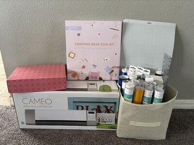 Cameo Silhouette 1 with vinyl and accessories