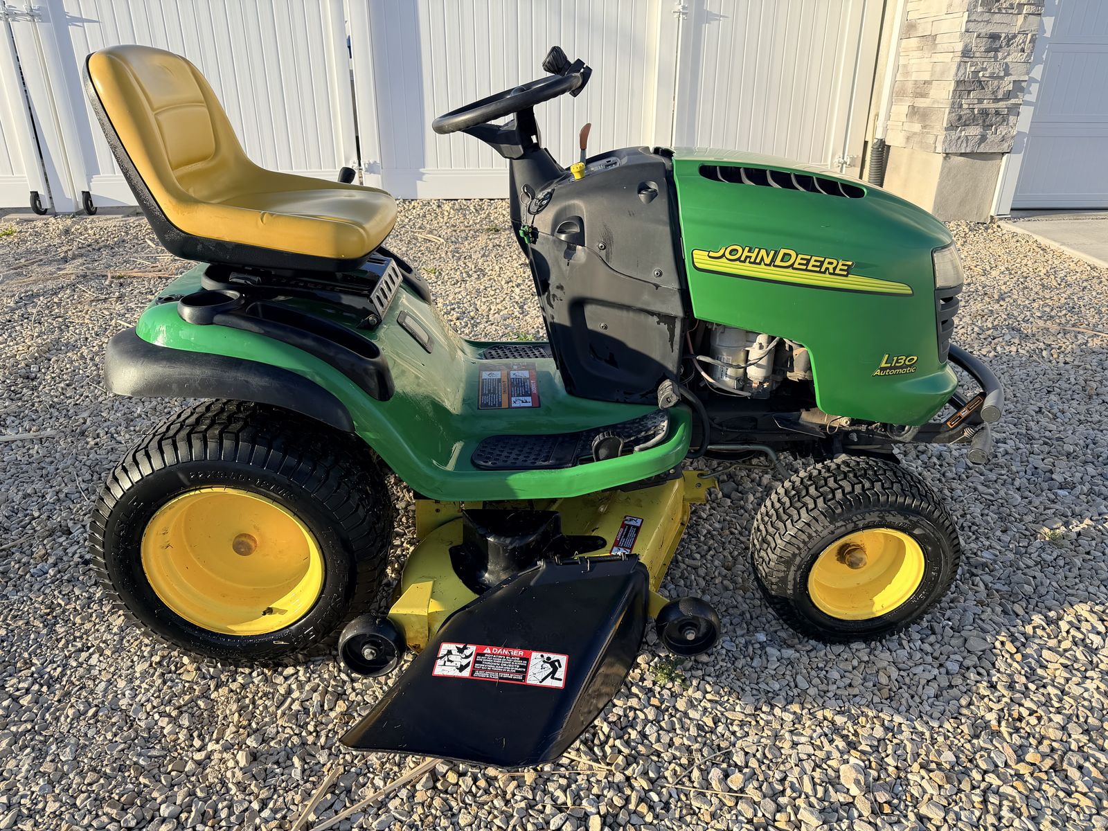 John deere Riding Lawn Mower