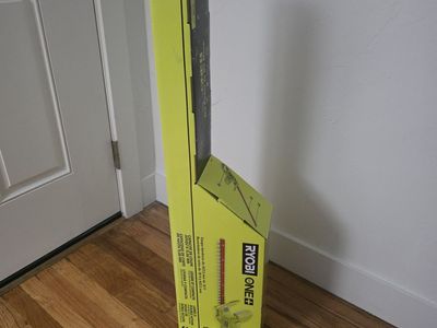 NEW RYOBI ONE+ 18V 18-in. Cordless Hedge Trimmer - Tool Only
