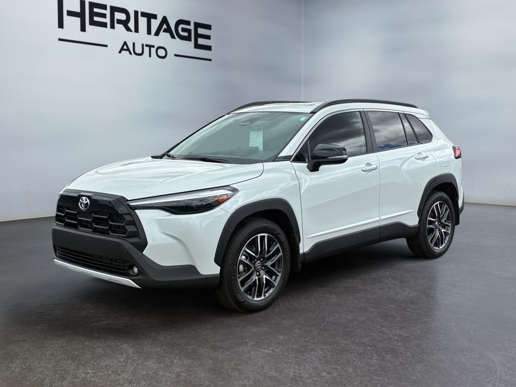 2026 TOYOTA COROLLA CROSS XLE