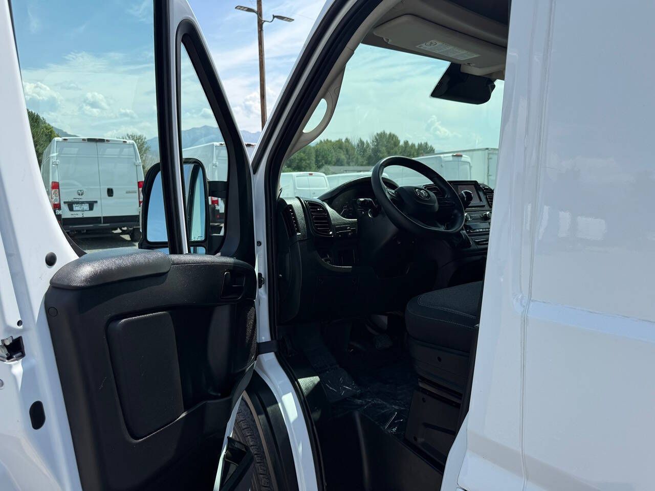 Main image 14