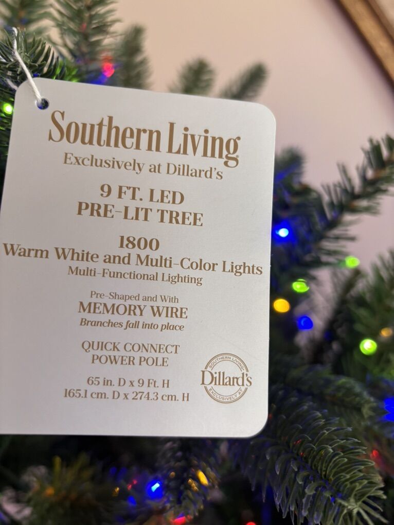 NEW 9 Foot Pre-lit Christmas tree