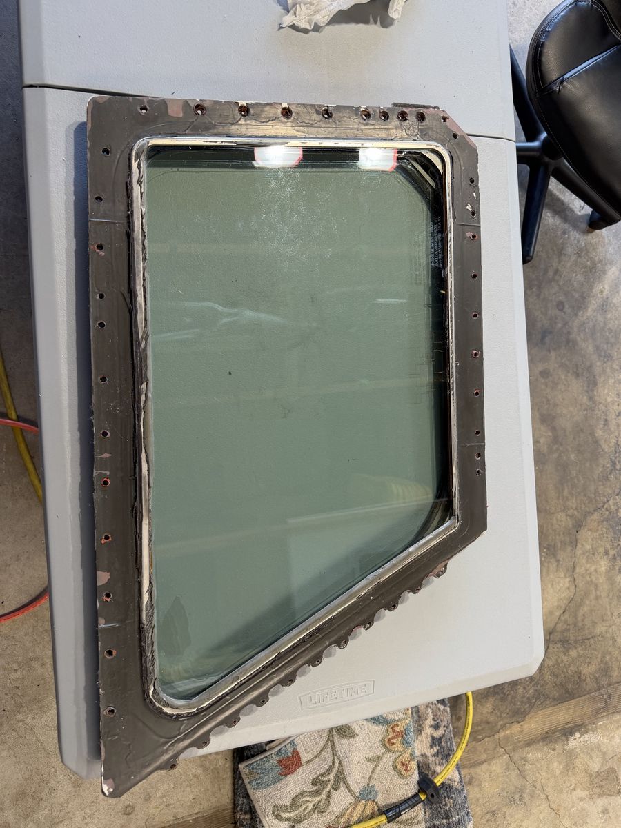 Boeing 717 / MD-90 Cockpit Windshield – Genuine Aircraft Part – PPG