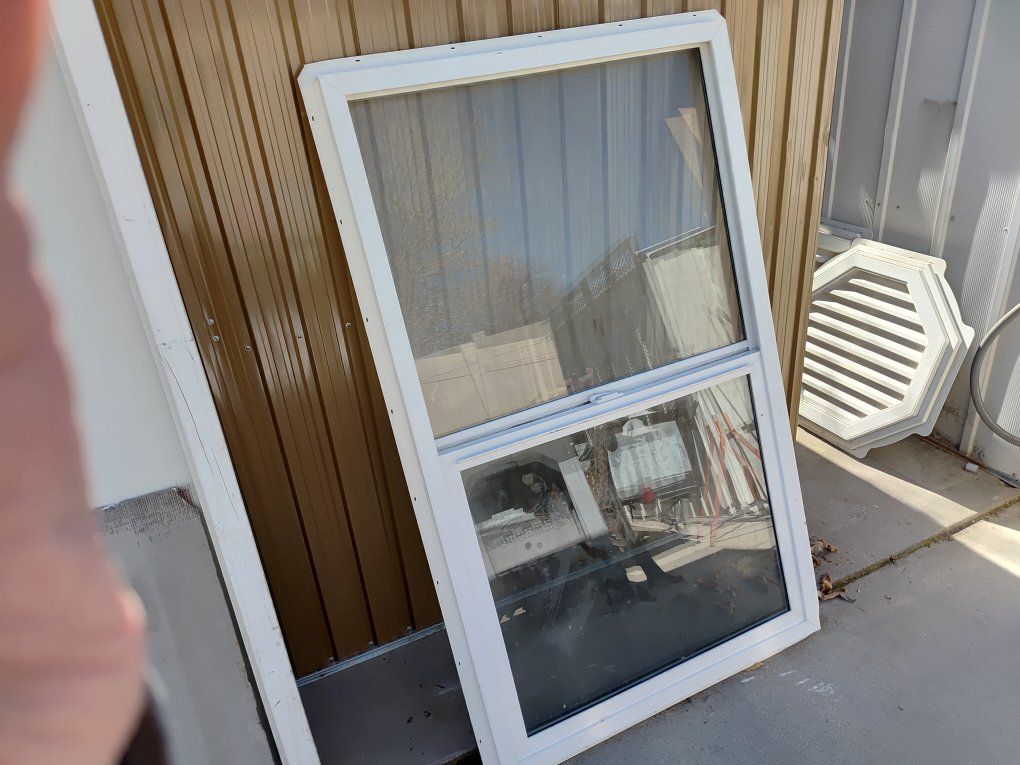 Double pane vinyl sash window, 3'0'x5'0"