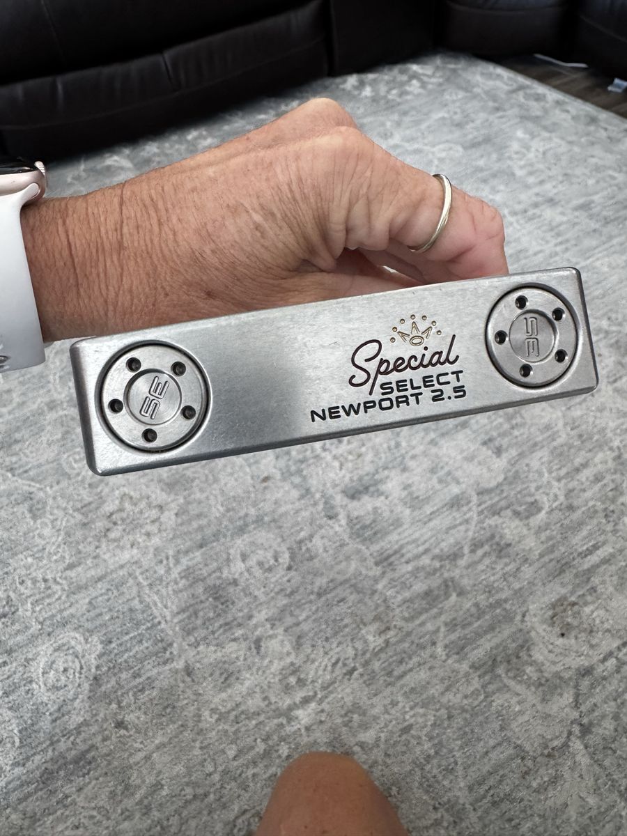 Scotty Cameron Special Select Newport 2.5 Putter - Right Handed