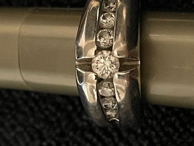 Men's wedding ring