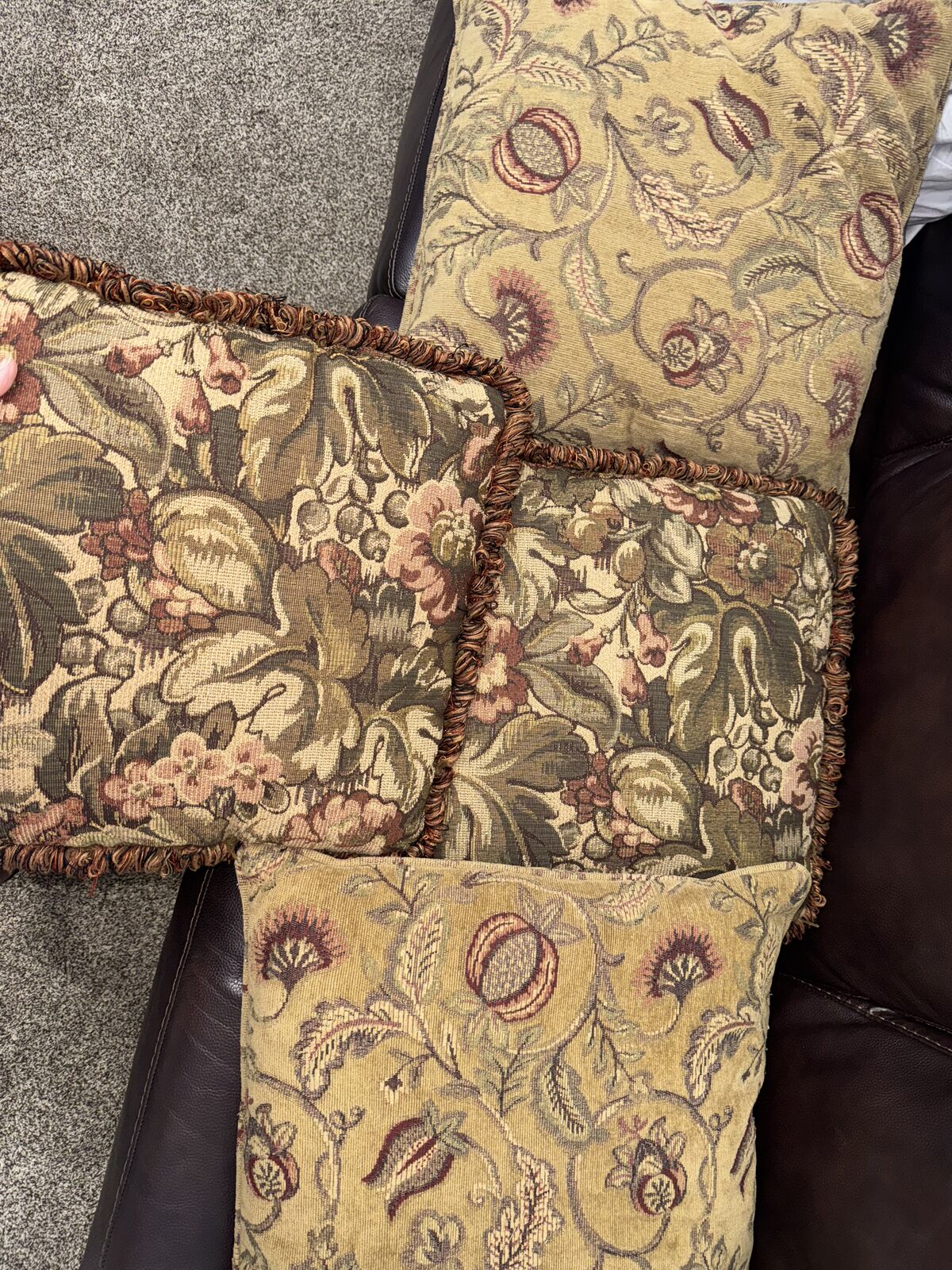 4 Large Printed Throw Pillows