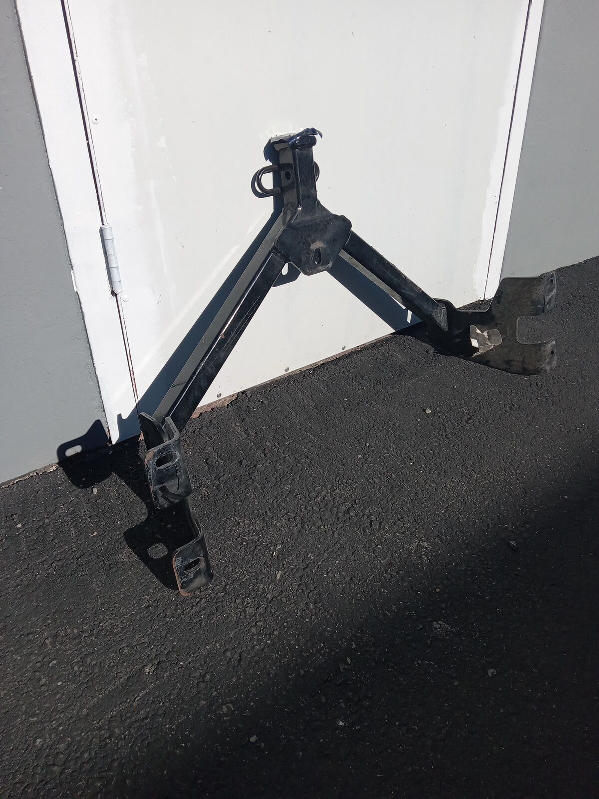 Must go. Price dropped. Trailer hitch tow, a-frame,receiver, new, excellent condition.