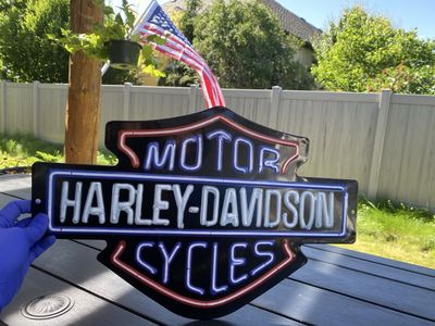 Official Harley-Davidson Sign on metal - Blue & Red LED Bar/Garage Decor
