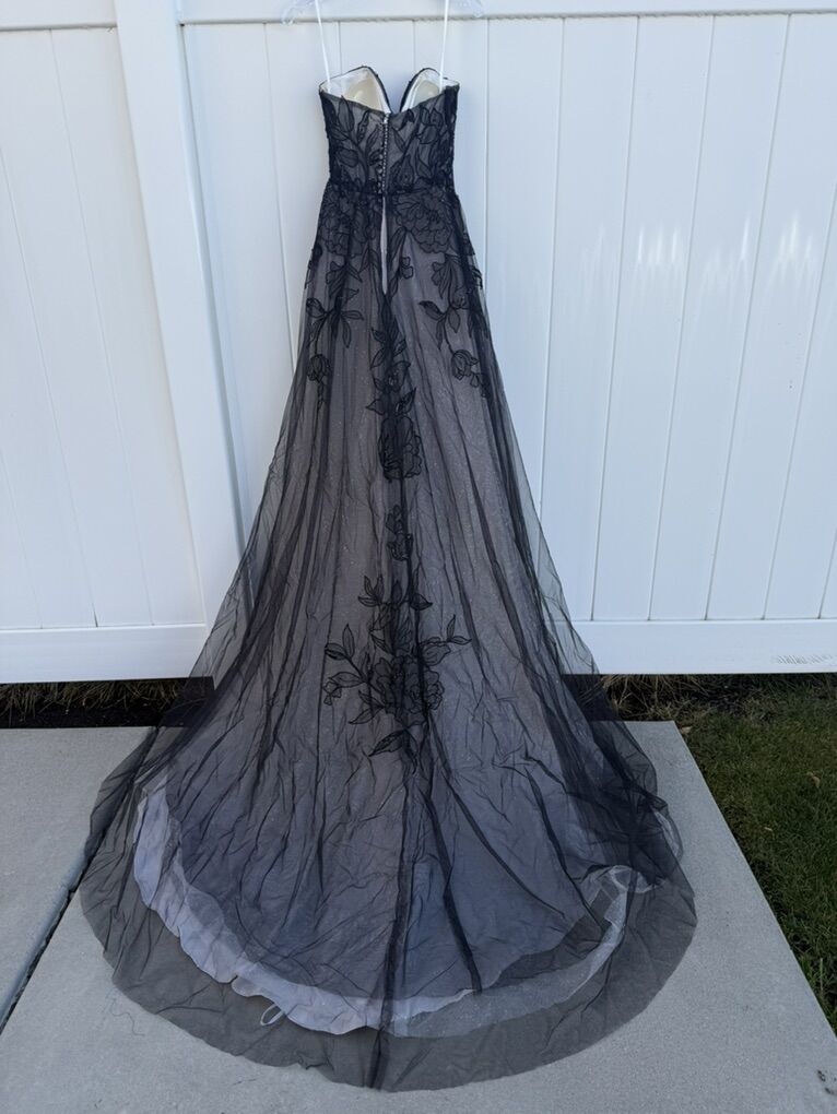 Beautiful Black Lace Wedding Dress