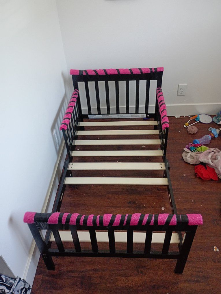 toddler bed with mattress