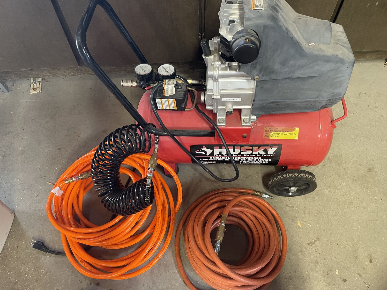 Husky 8 gallon air compressor