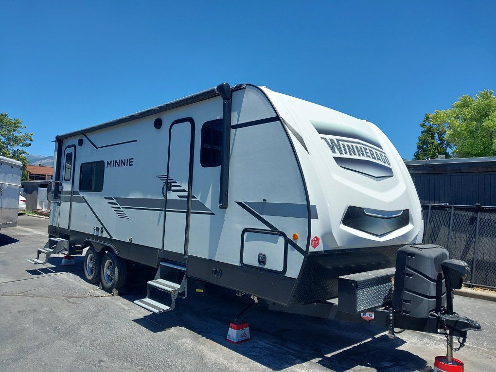 2021 WINNEBAGO MINNIE
