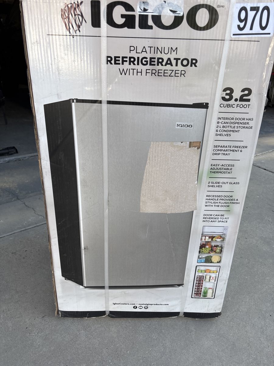 Igloo Mini Fridge