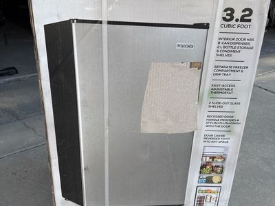 Igloo Mini Fridge