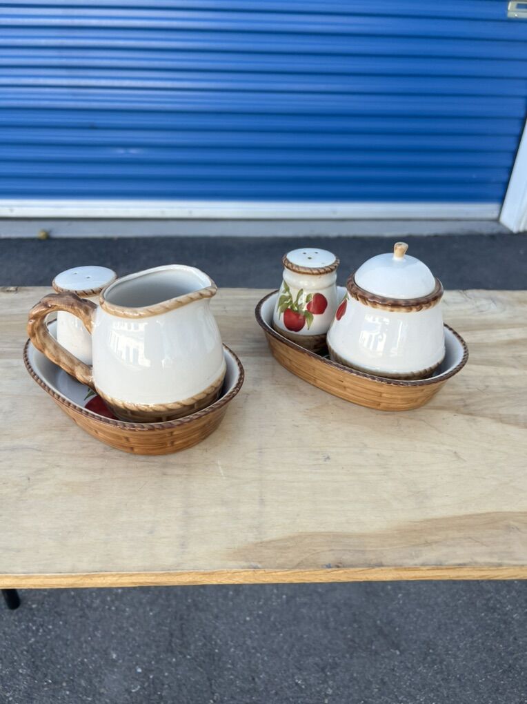 Ceramic Vintage Set