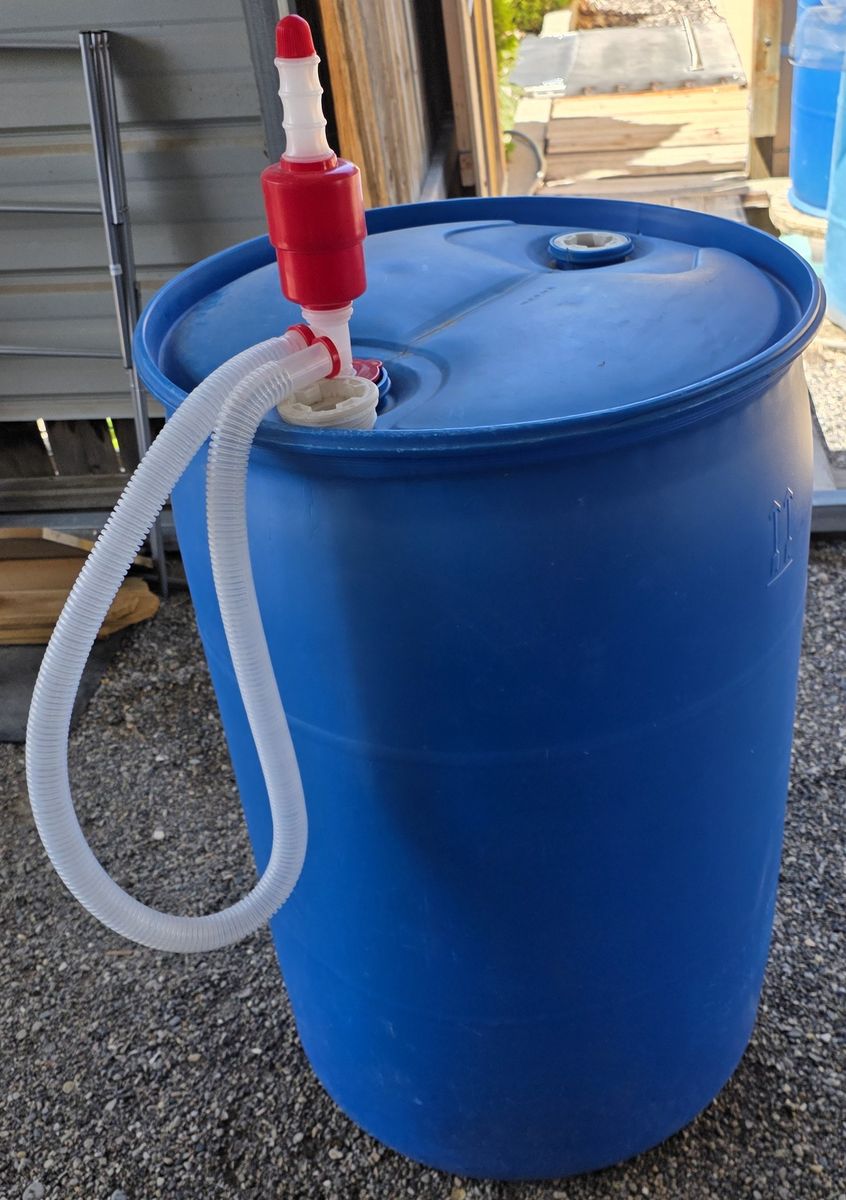Barrel And Hand-Syphon Pump Like New 50 Gallon No Smell For Water Storage
