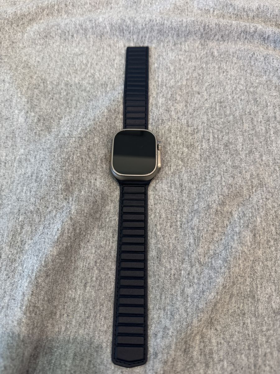 Apple Watch Ultra 2 (GPS + Cellular) – 49mm Titanium – MRF63LL/A
