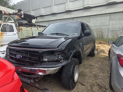 wrecked 02 ford f150 4x4