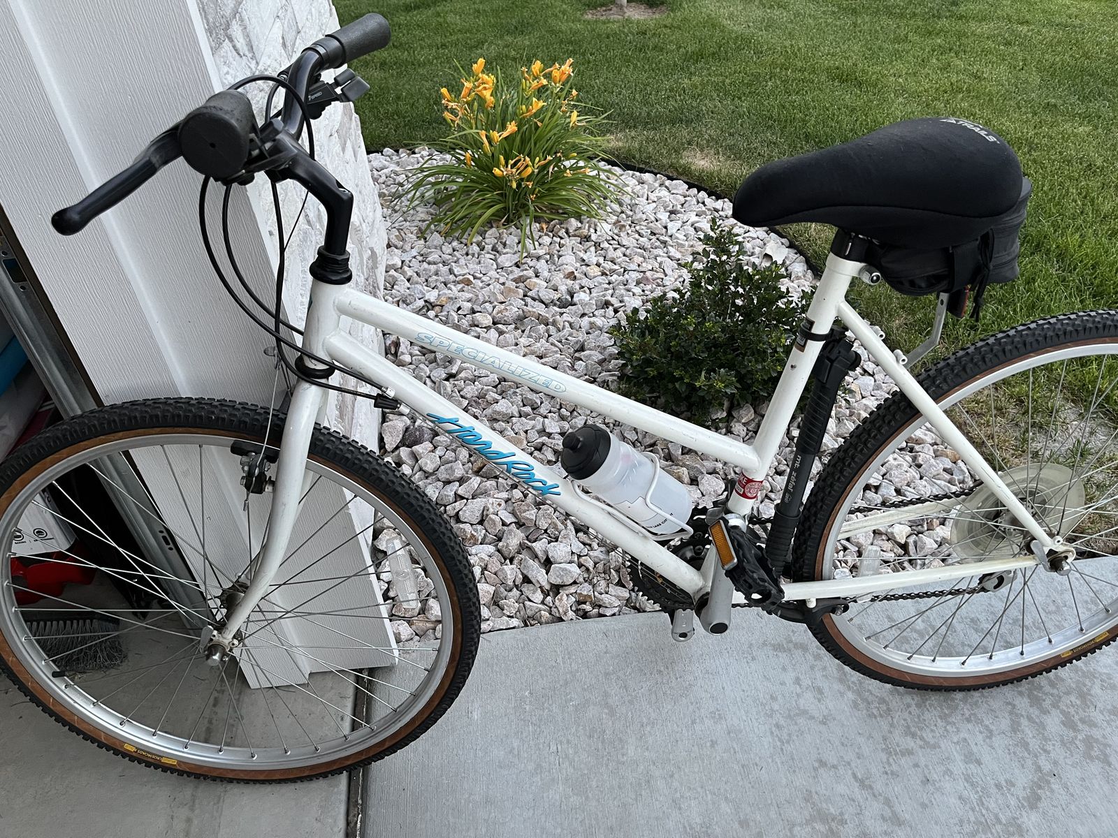 WOMANS BIKE FOR SALE