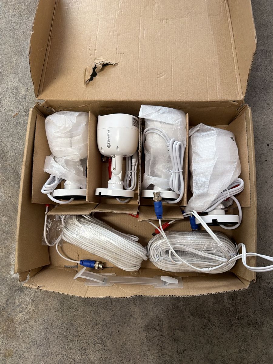 Swann Security Camera Set - 4 Wired Outdoor Bullet Cameras & BNC Extension Cables
