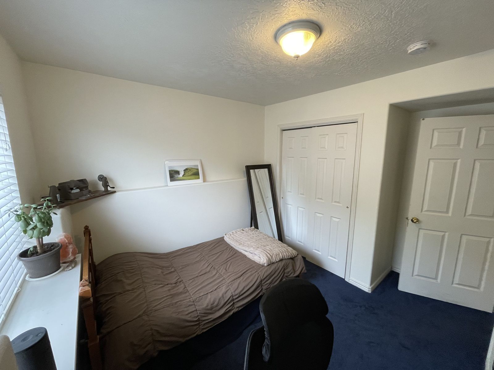 Main image 10