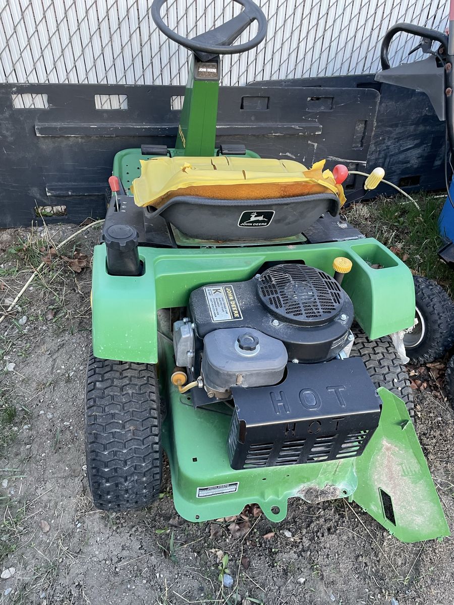 John Deere Riding Lawn Mower