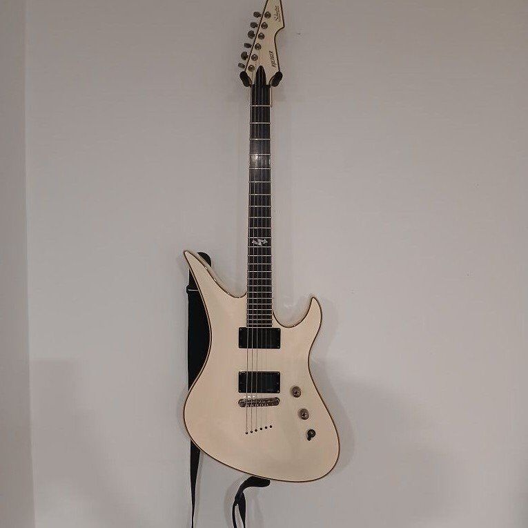 Schecter Avenger Fishman Ebony Locking Tuners