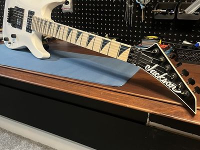 Jackson JS-32 Dinky Floyd rose guitar