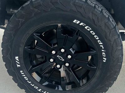 4x 17x8 OEM Chevy Colorado Black Wheels & 265/65R17 BFG KO2 Tires - Load Range E great shape