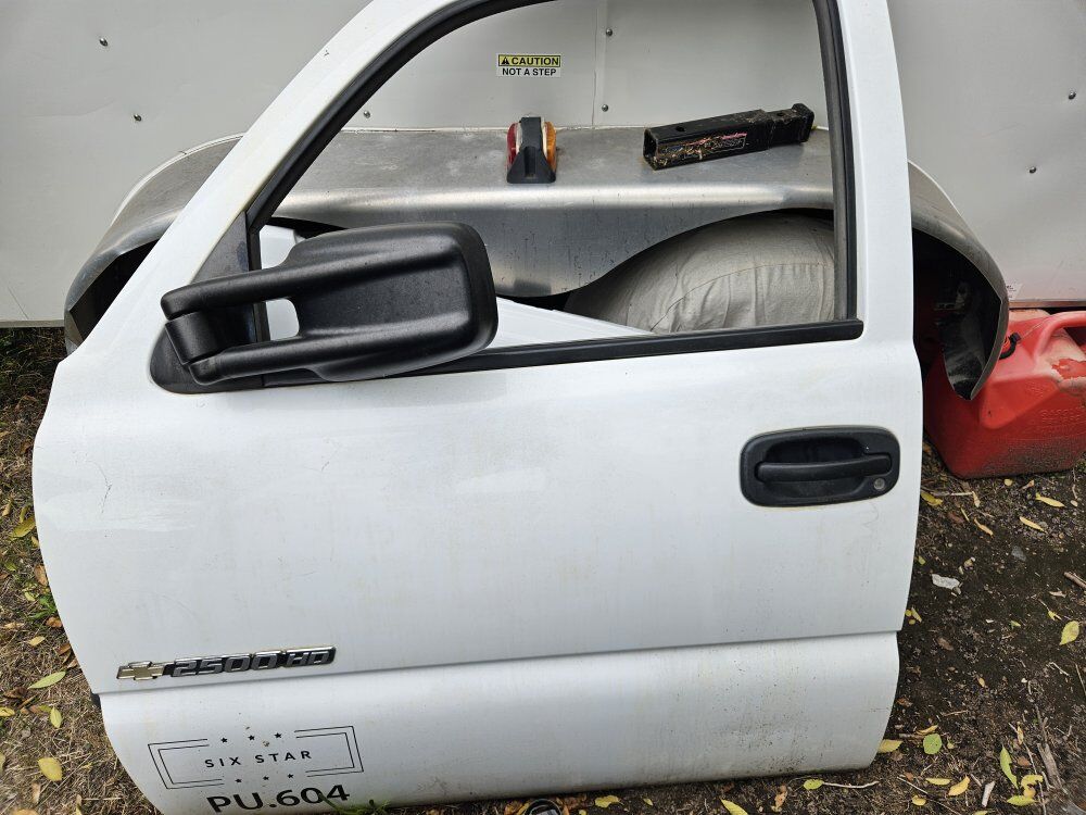 2005 chevy 2500 hd doors