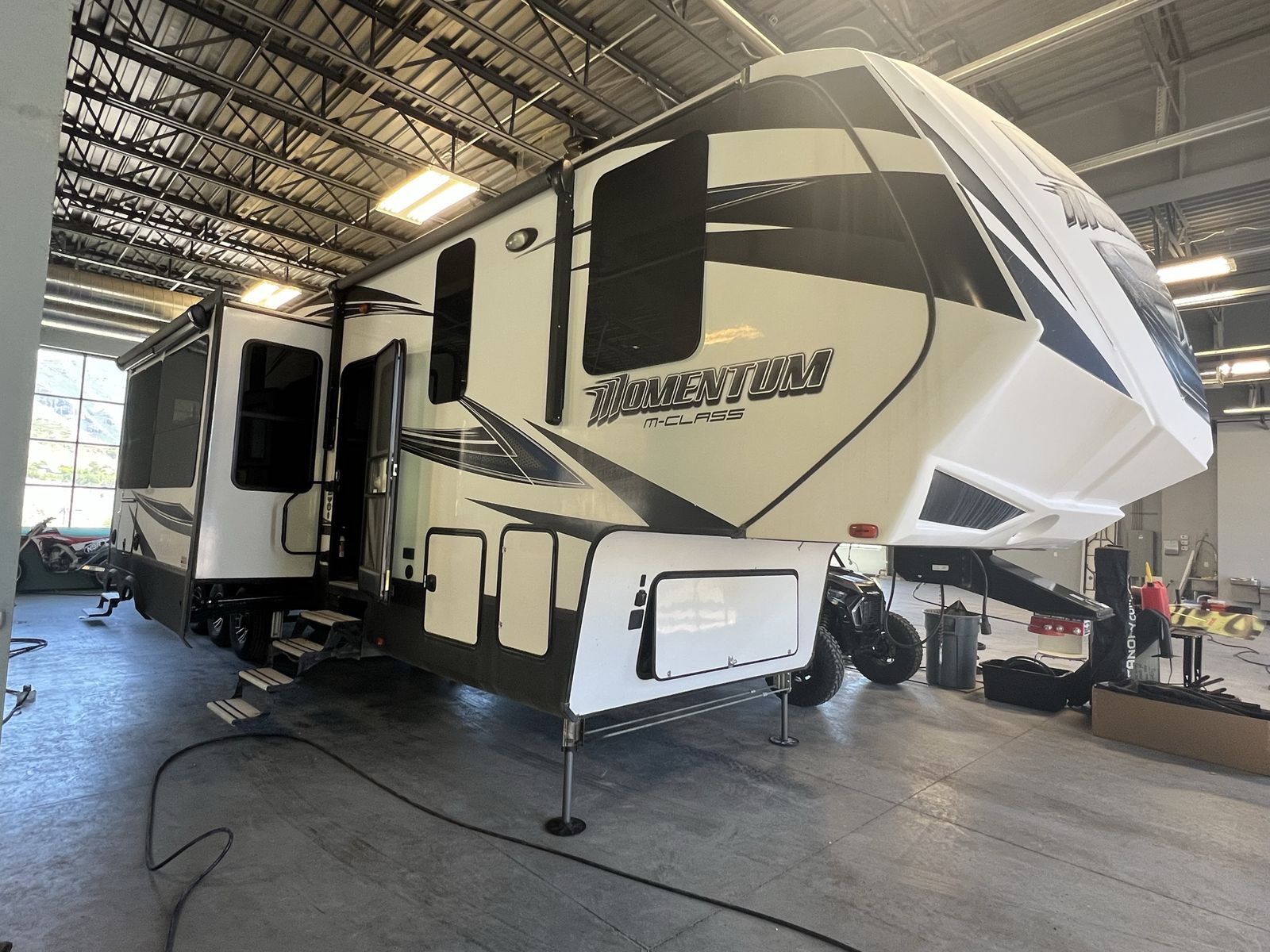2018 Momentum Toy Hauler ‘42