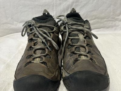 Keen men’s size 10 brown leather WP hiking shoe