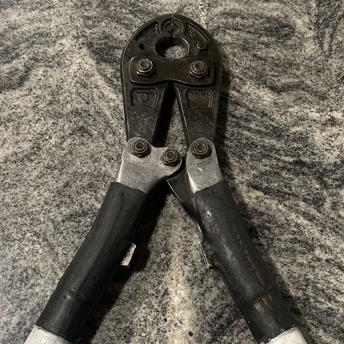 Burndy MD6 Hytool Hand-Operated Crimper