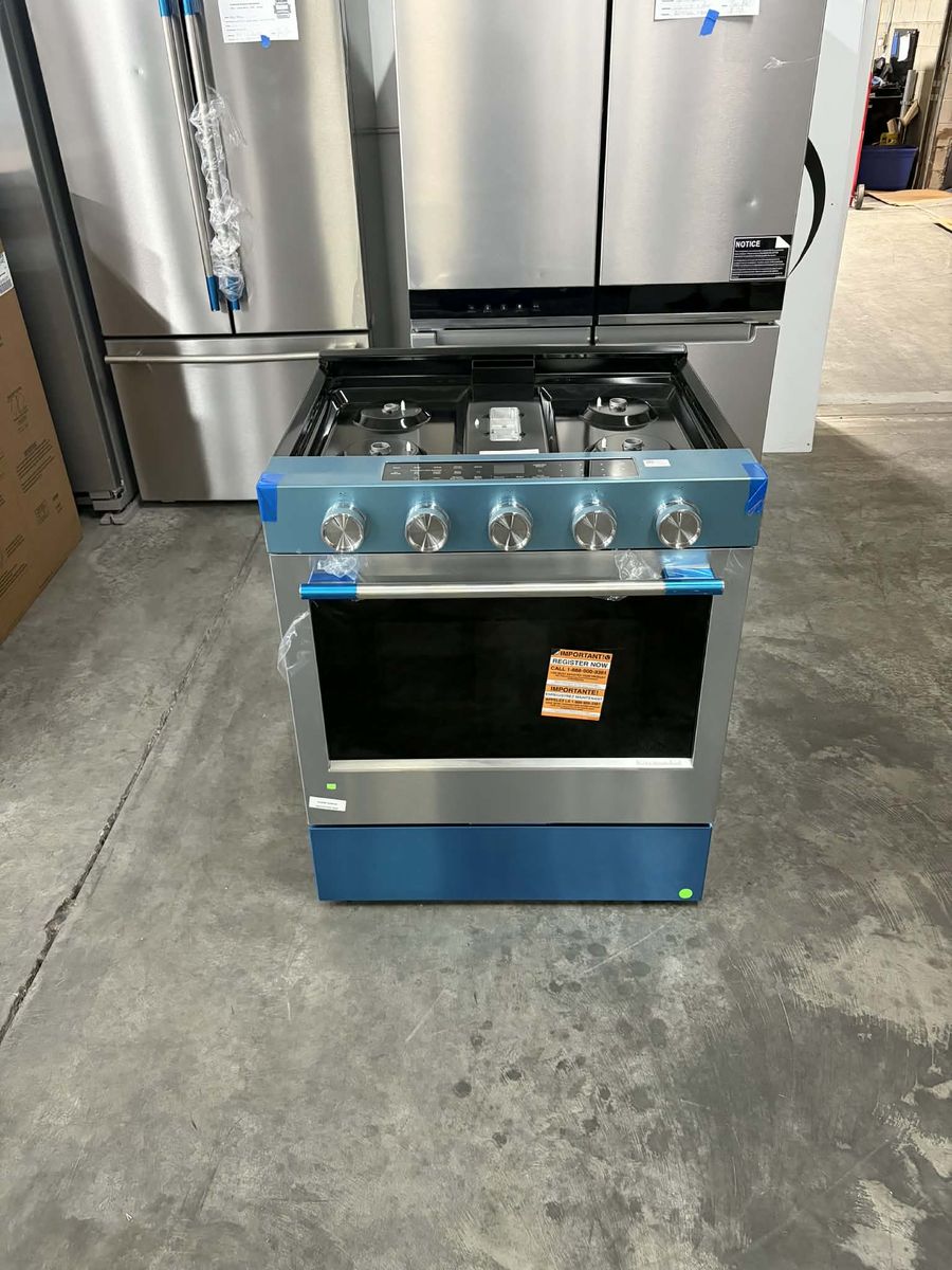 NEW KITCHENAID 30 INCH SLIDE IN GAS RANGE IN STAINLESS