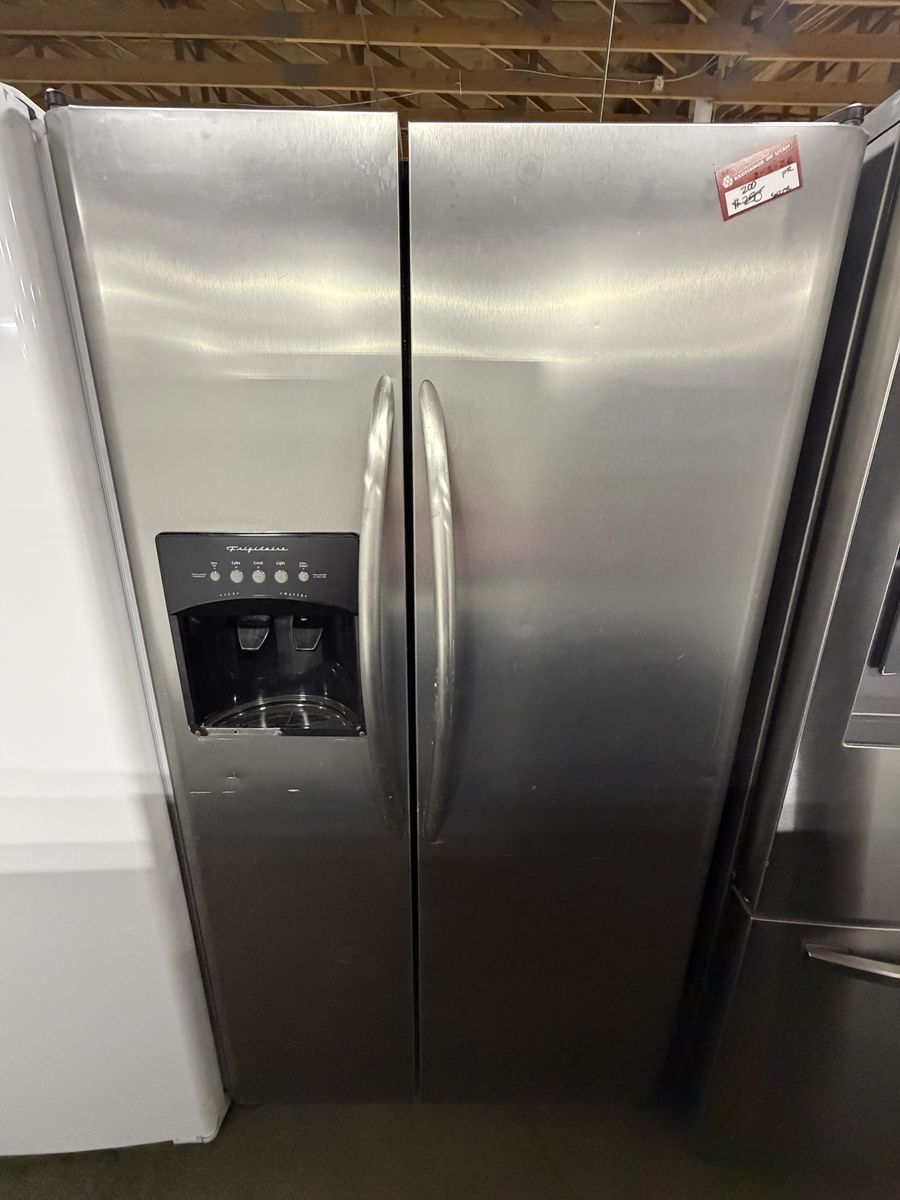 HURRY! GREAT FRIGIDAIRE SIDE BY SIDE FRIDGE