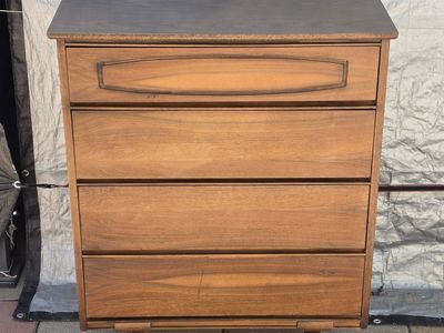 Vintage Mid-Century 4 Drawer Dresser