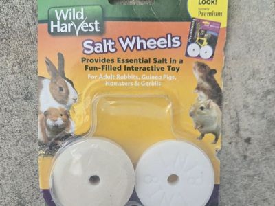 Wild Harvest Salt Wheels Pet Toy for Rabbits, Guinea Pigs, Hamsters