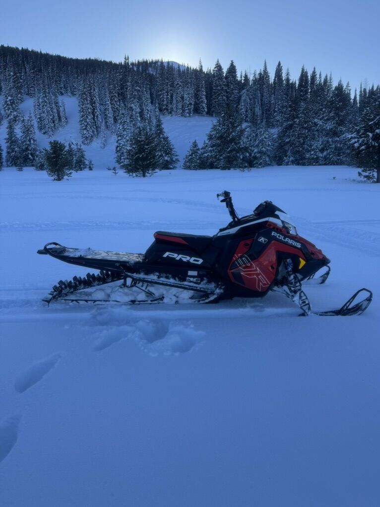 2023 Polaris Pro RMK 9R