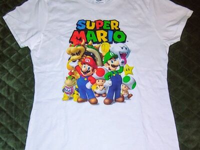 Ladies Super Mario Bros Nintendo licensed tshirt S