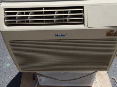 Haier HW-05CA12 5,000 BTU 115V Room Air Conditioner - Window Unit