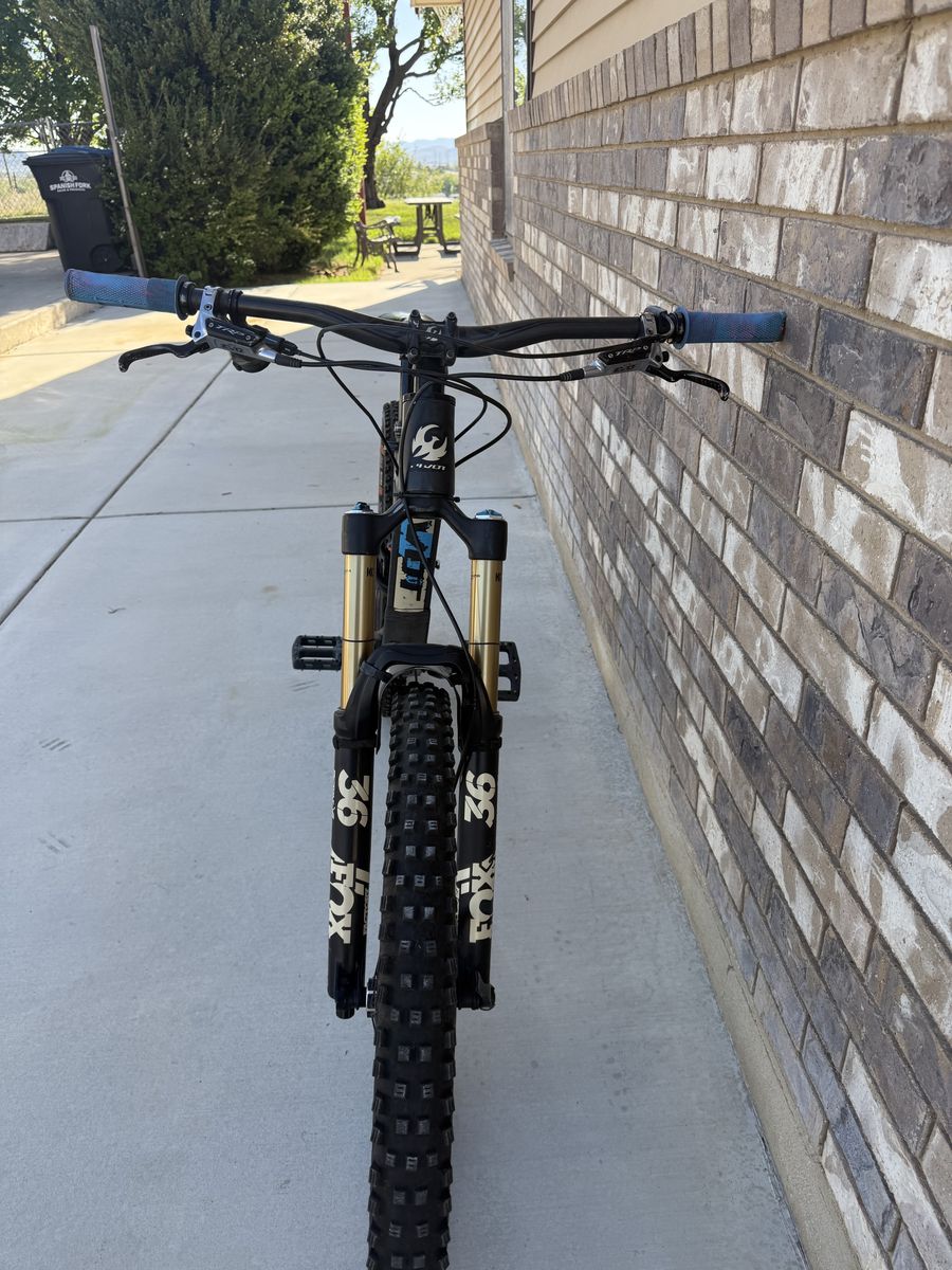 Pivot Firebird Mnt bike